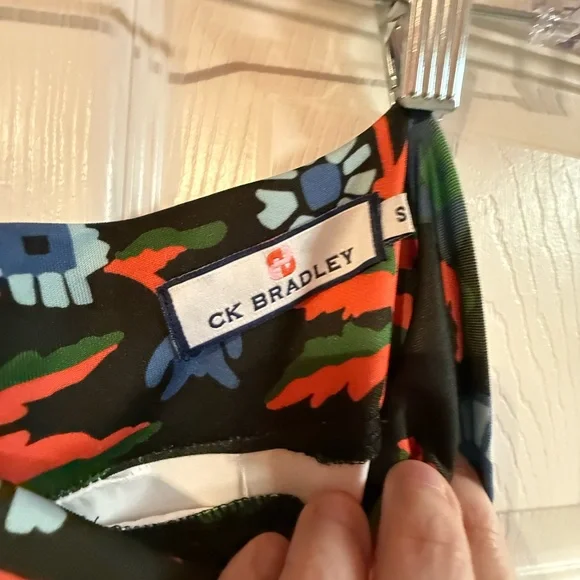 Vibrant Floral A-Line Skirt - Picture 3 of 4